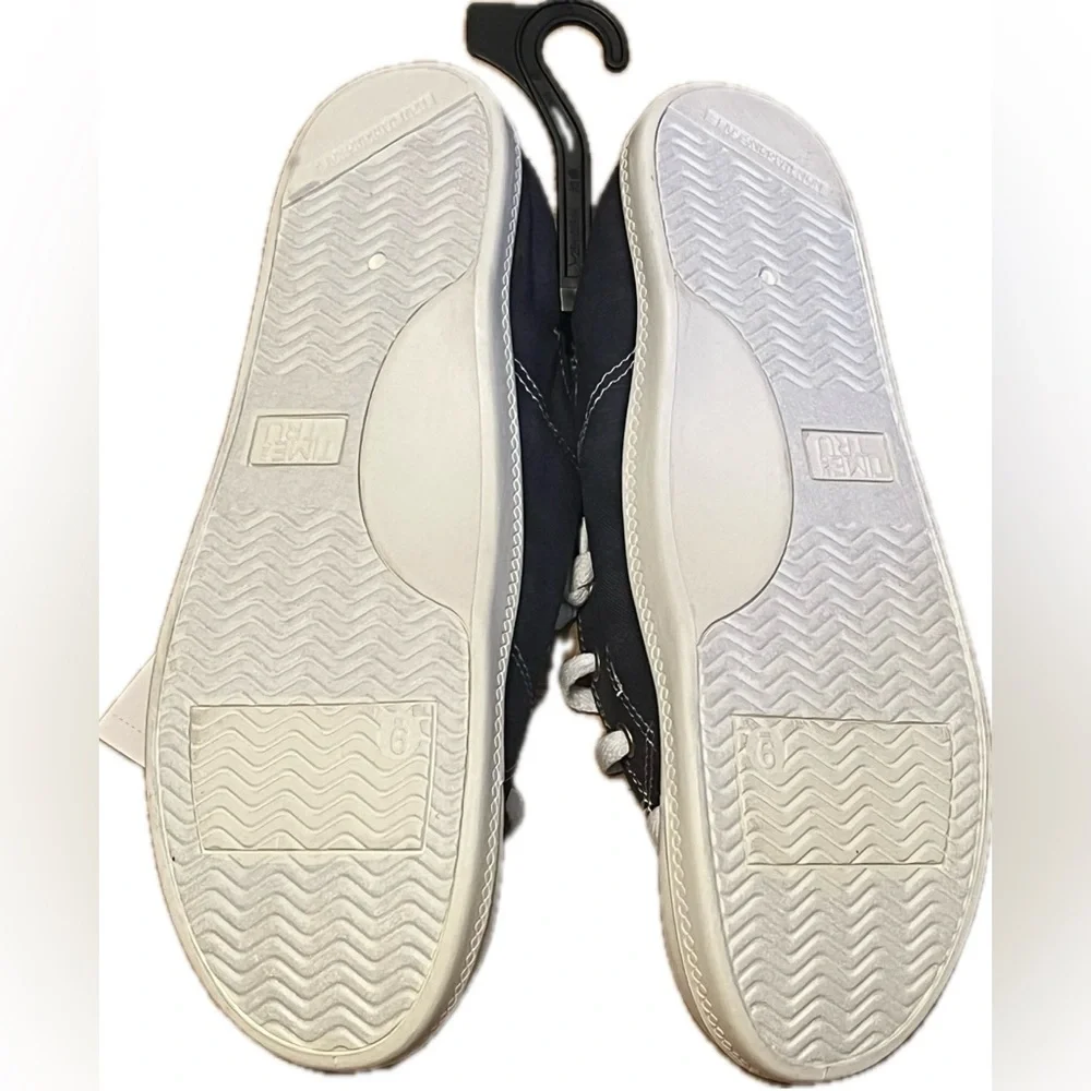 Time and Tru Navy Canvas Lace-Up Scrunchback Sneakers. New with tags. Size 9 - Picture 6 of 6